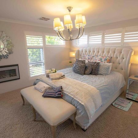 Magnificent Beach Retreat Jindalee Buitenkant foto