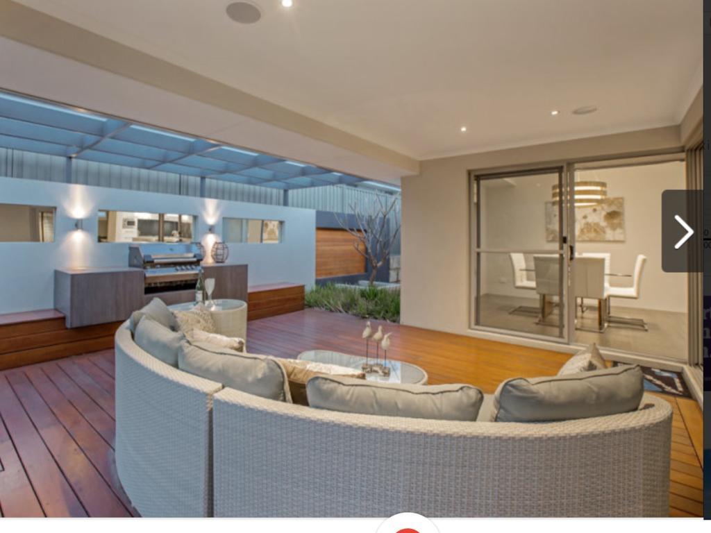 Magnificent Beach Retreat Jindalee Buitenkant foto