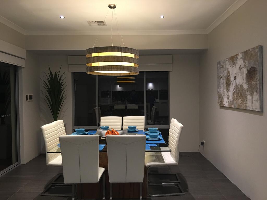 Magnificent Beach Retreat Jindalee Buitenkant foto